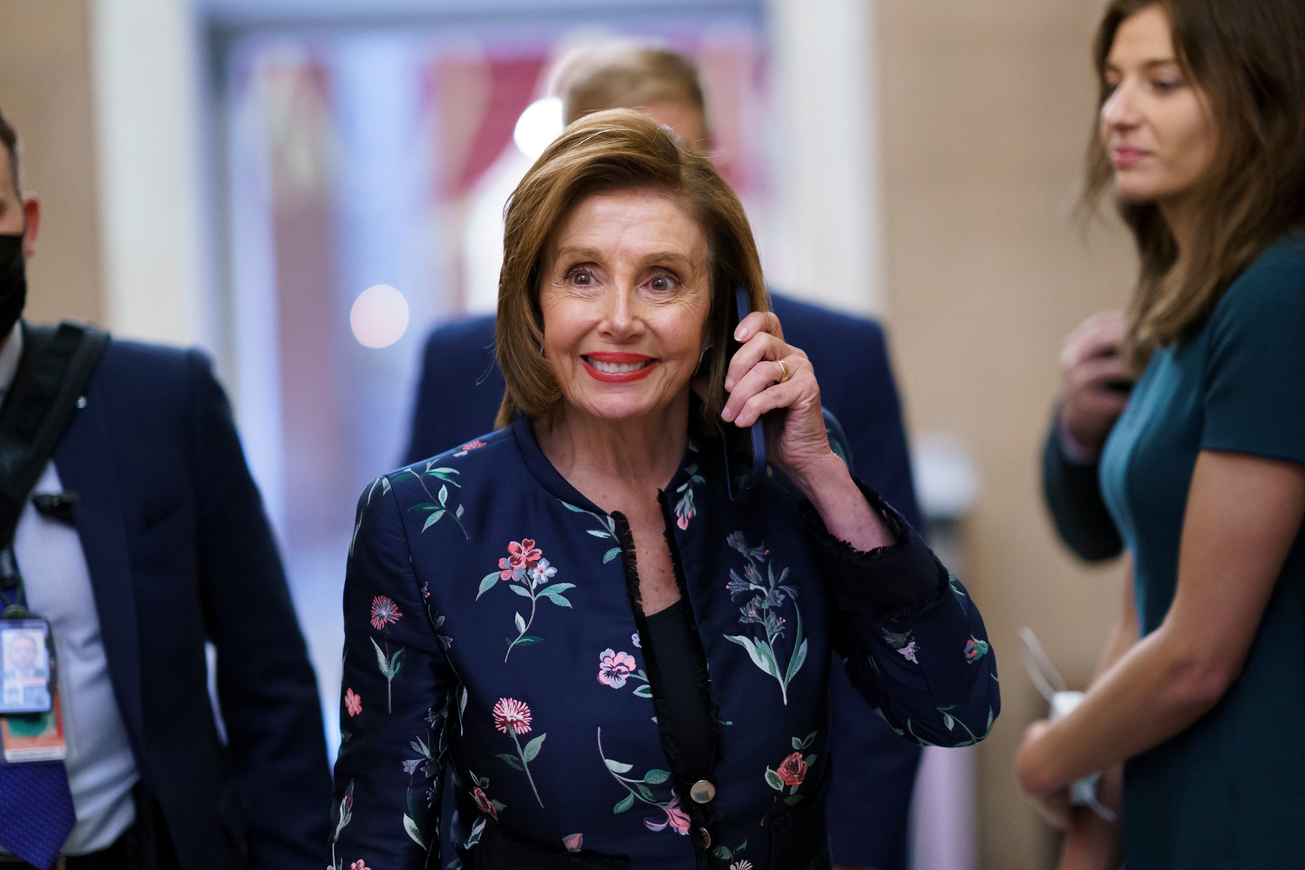 Pelosi nombra a Adam Kinzinger como miembro del comité antidisturbios del Capitolio