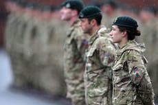 Mujeres en ejército de Reino Unido deben enfrentar el riesgo de vivir acoso sexual, agresión e intimidación