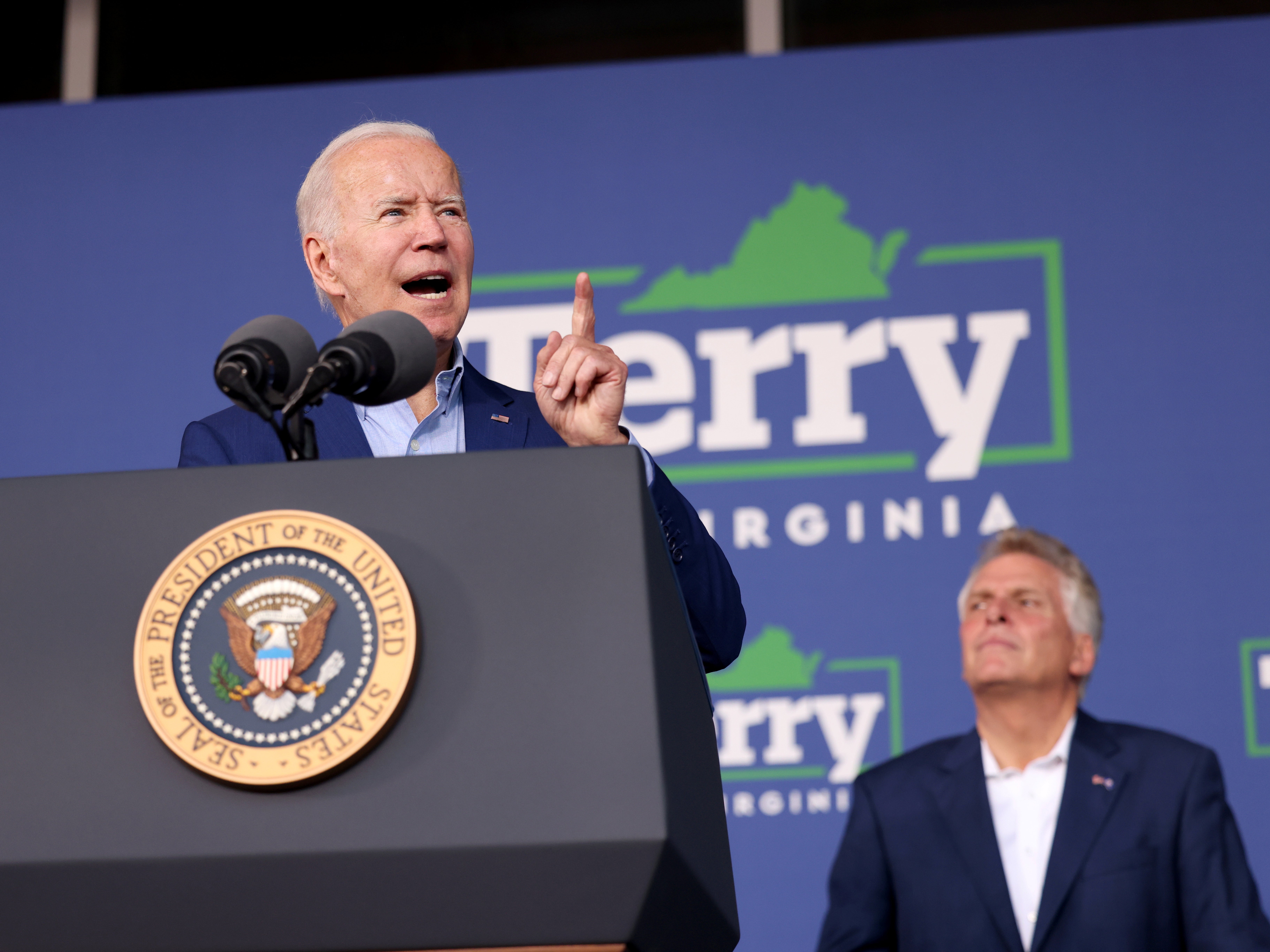 Biden desestima abucheos en evento en Virginia: “Este no es un mitin de Trump. Déjalos gritar”