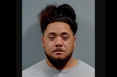 Hombre de Florida se dispara mientras muestra su arma en un bar
