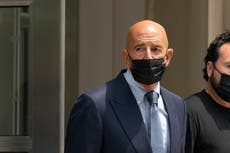 Allegado de Trump se declara inocente de ayudar a Emiratos