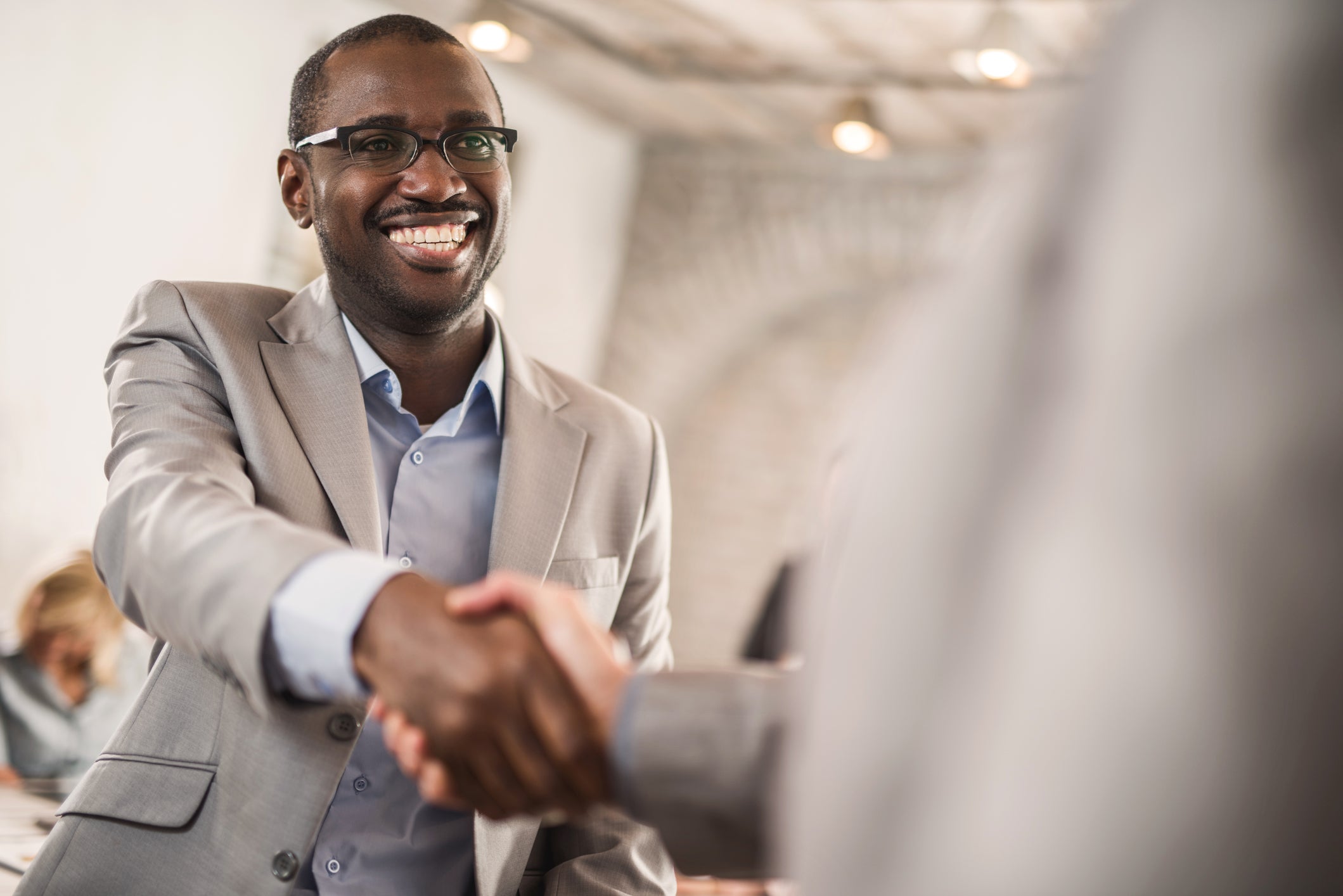 Seis cosas que debes recordar sobre finanzas personales tras graduarte y obtener el primer empleo