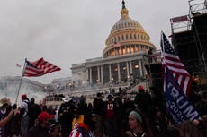 Demócrata de Florida suspende permisos de armas para 22 personas vinculadas a disturbios en el Capitolio