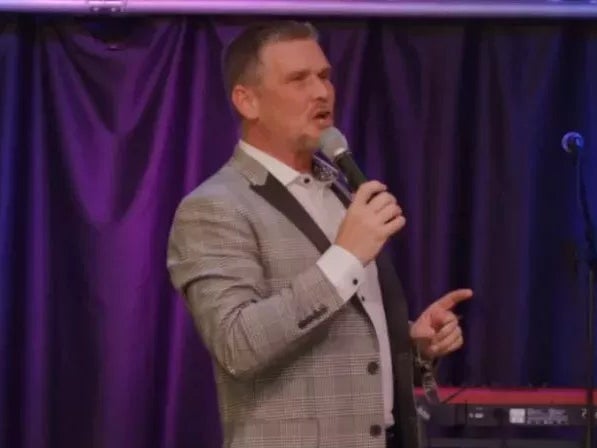 Pastor pide a los fieles que no lleven cubrebocas: “No crean estas tonterías de la variante Delta”