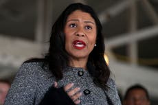 Alcaldesa de San Francisco baila sin máscara en club nocturno desafiando su propia orden de salud