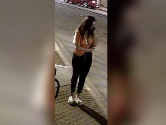 Madre arremete contra el asesino que apuñaló 120 veces a su hija, Samantha Josephson