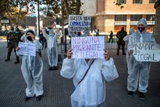 HRW insta a Chile a suspender deportaciones de migrantes