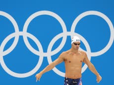 Nadador olímpico antivacunas es criticado por negarse a usar cubrebocas