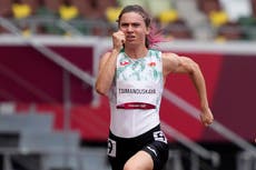 Atleta bielorrusa dice que su país intentó echarla de Tokio