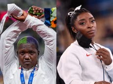 Protesta de Raven Saunders en Juegos Olímpicos no rompió reglas, dicen funcionarios de EE.UU.