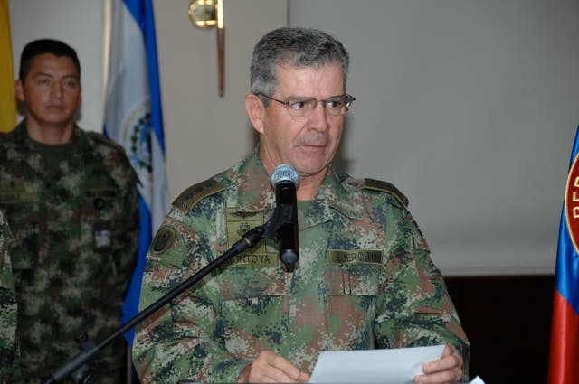 <p>Montoya se deslindó de la orden de matar civiles y culpó al Ministerio de Defensa y al presidente Álvaro Uribe</p>
