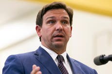 Ron DeSantis, gobernador de Florida, en guerra de palabras con Joe Biden por propagación del COVID-19