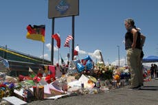 El Paso: Inauguran jardín en memoria de muertos del Walmart