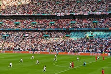 Jugadores en la Premier seguirán poniendo rodilla en tierra