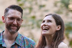 Amanda Knox revela que está embarazada nuevamente después de hablar sobre su aborto espontáneo