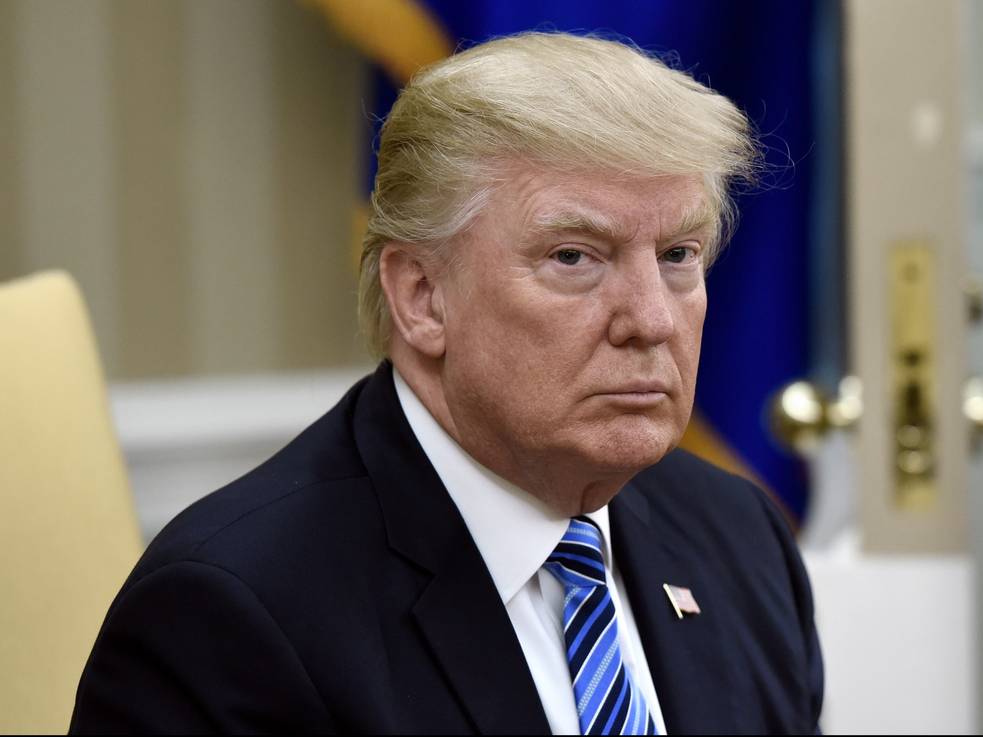 Abogados de Trump buscan impedir que los comités de la Cámara obtengan sus declaraciones de impuestos