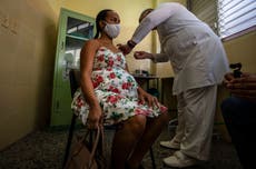Cuba vacuna embarazadas para reducir vulnerabilidad a COVID