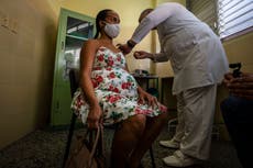 Cuba vacuna embarazadas para reducir vulnerabilidad a COVID