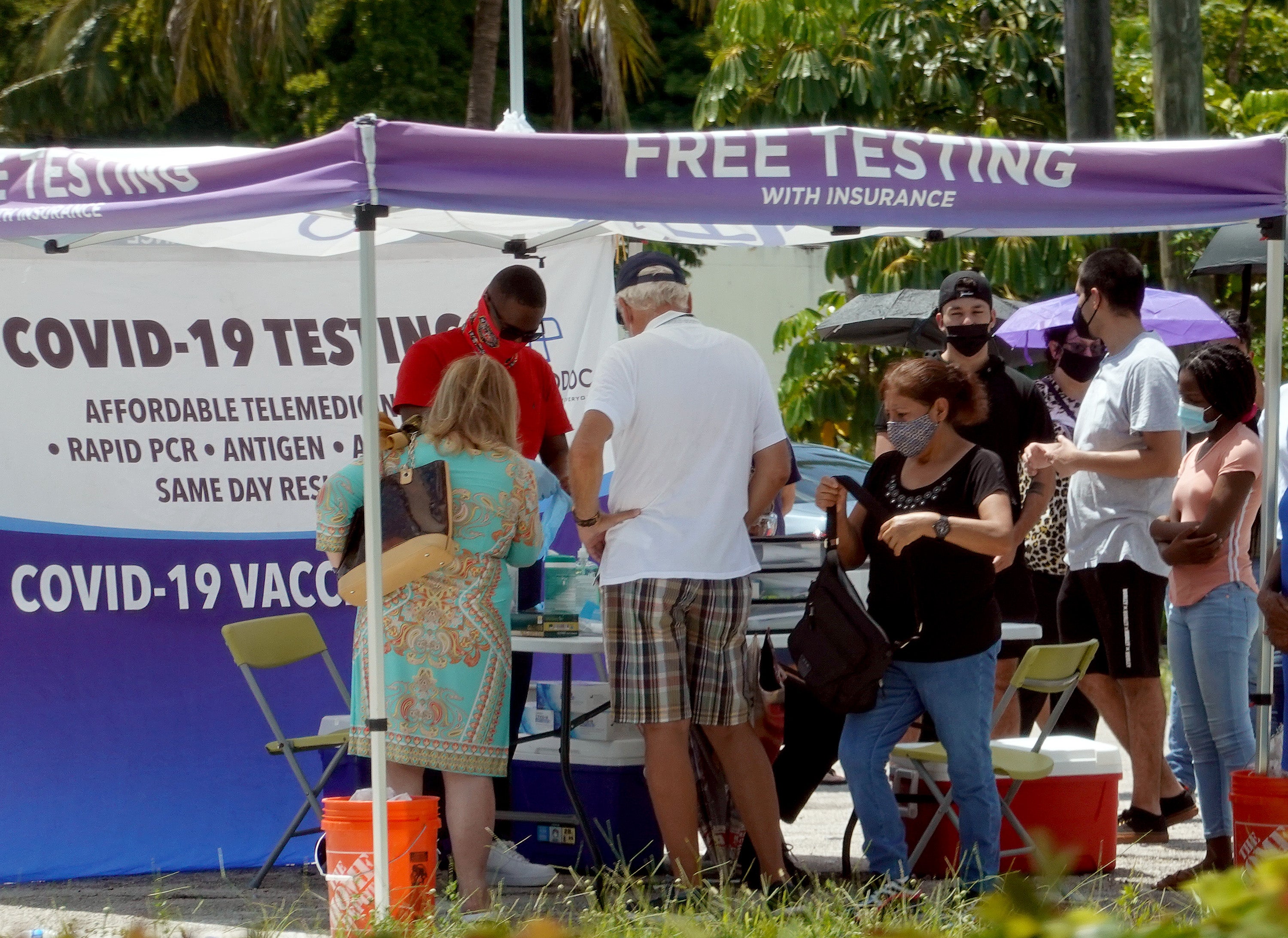 Florida aprueba vales de matrícula para padres que piensan que los mandatos de máscaras son “acoso de COVID”