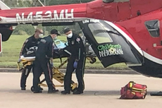 Bebé de Texas con COVID es transportado en avión debido a falta de camas