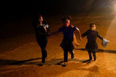 Buscan a padres de más de 200 niños que fueron separados en la frontera durante gobierno de Trump