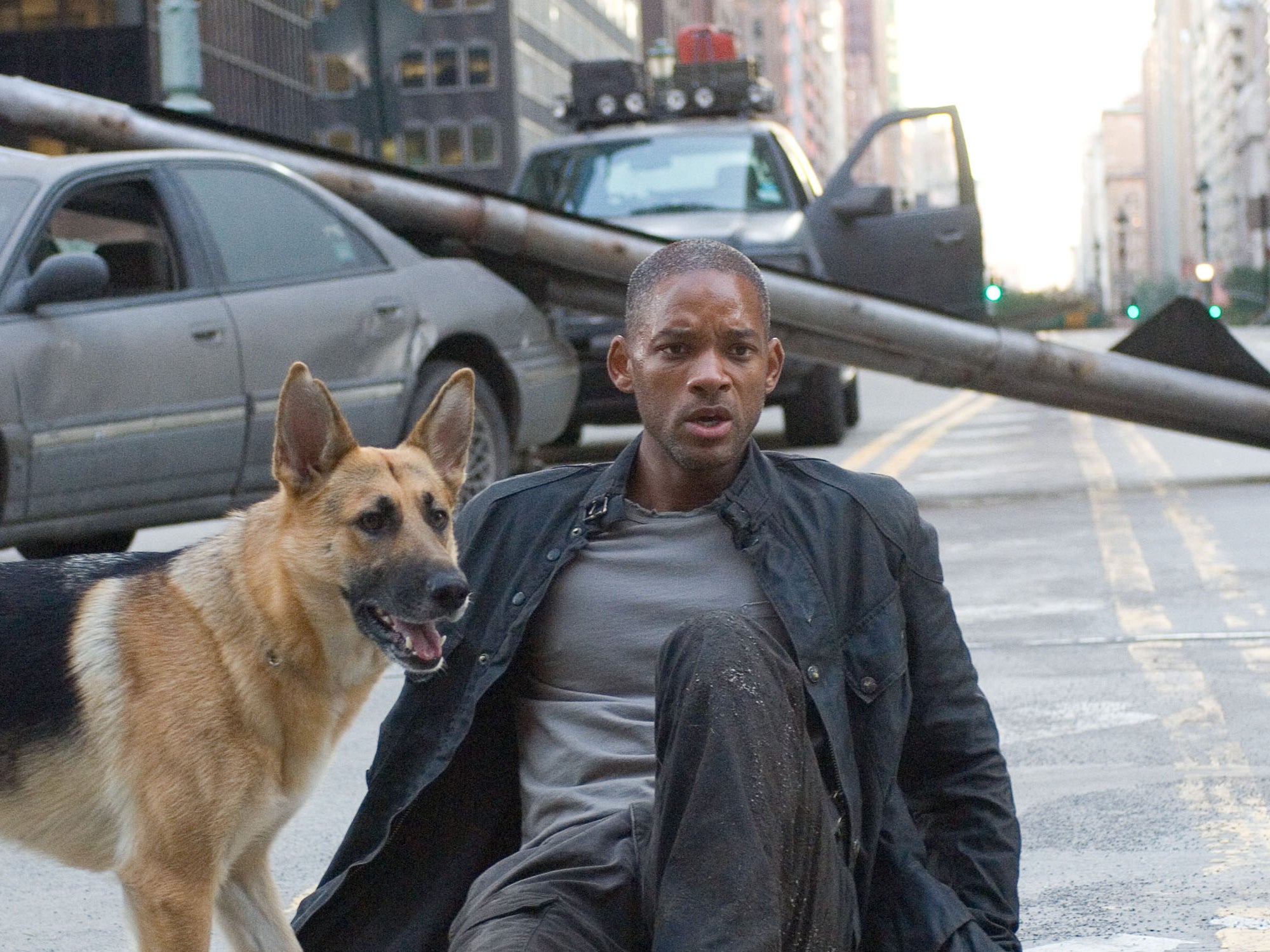 Coguionista de I Am Legend acusa que personas antivacunas utilizan la película contra la vacuna COVID