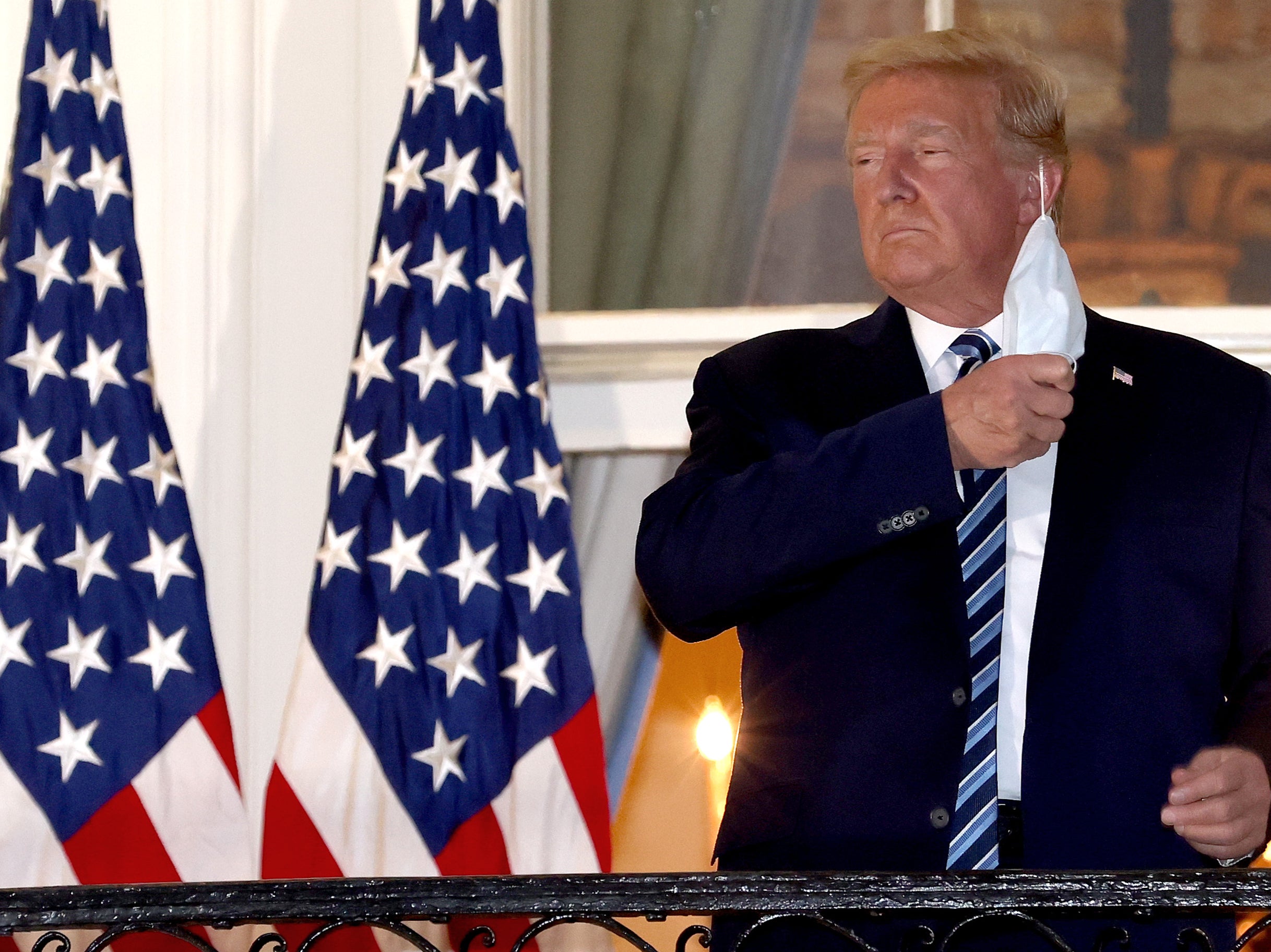 Trump dice que el COVID “se acabó” al dejar el cargo; en realidad hubo más de 4 mil muertos en su último día