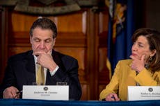 Kathy Hochul, sustituta de Cuomo, dice que no es cercana al gobernador “físicamente ni de ninguna otra manera”