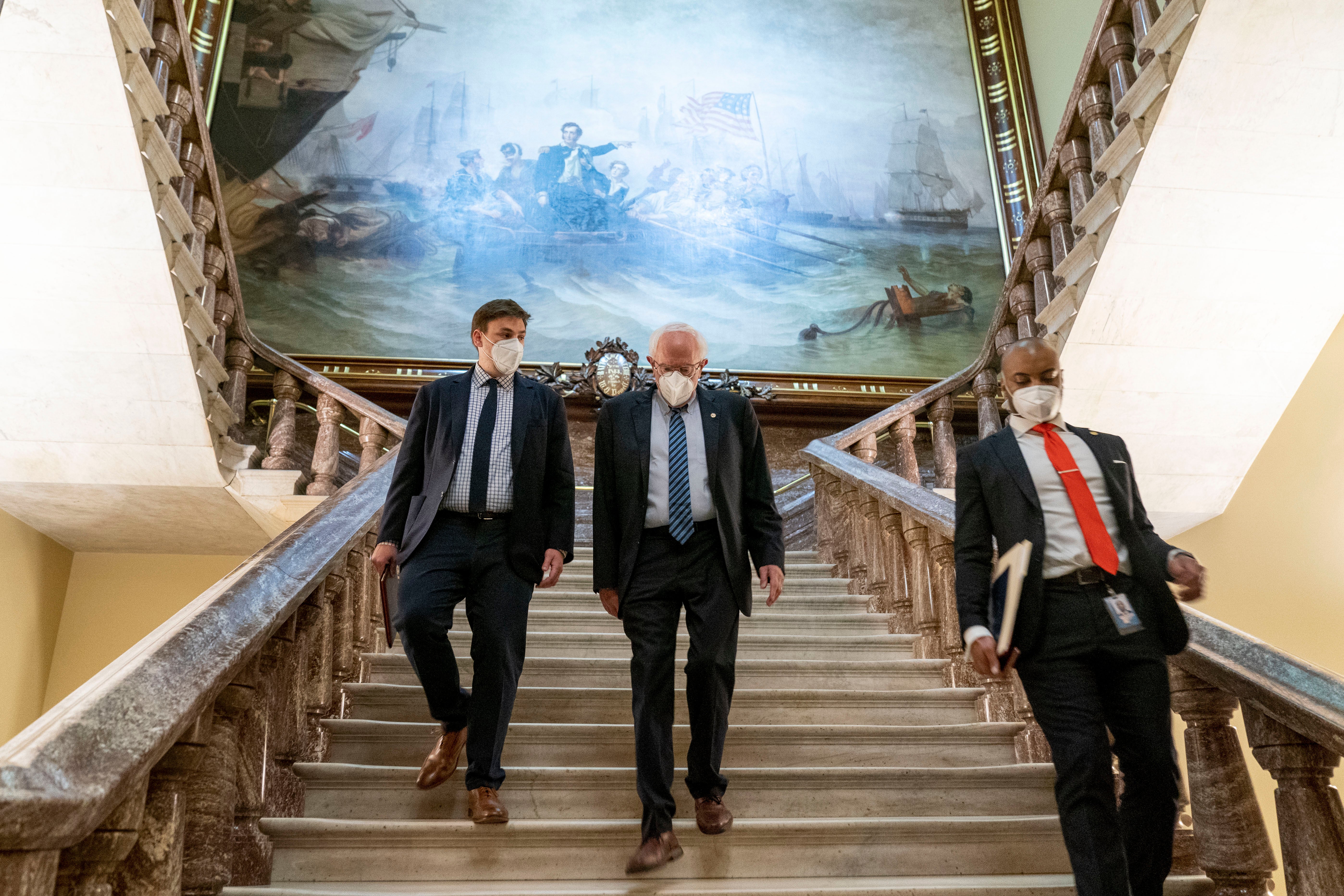 Senado aprueba paquete de 3 mil 500 billones de dólares que expandirá redes de seguridad social y sanitaria