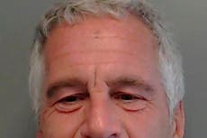 Documentos revelan cómo Jeffrey Epstein pasó sus últimos días en prisión