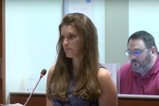 Maestra renuncia entre lágrimas frente a Junta Escolar de Virginia por nueva política trans en escuelas