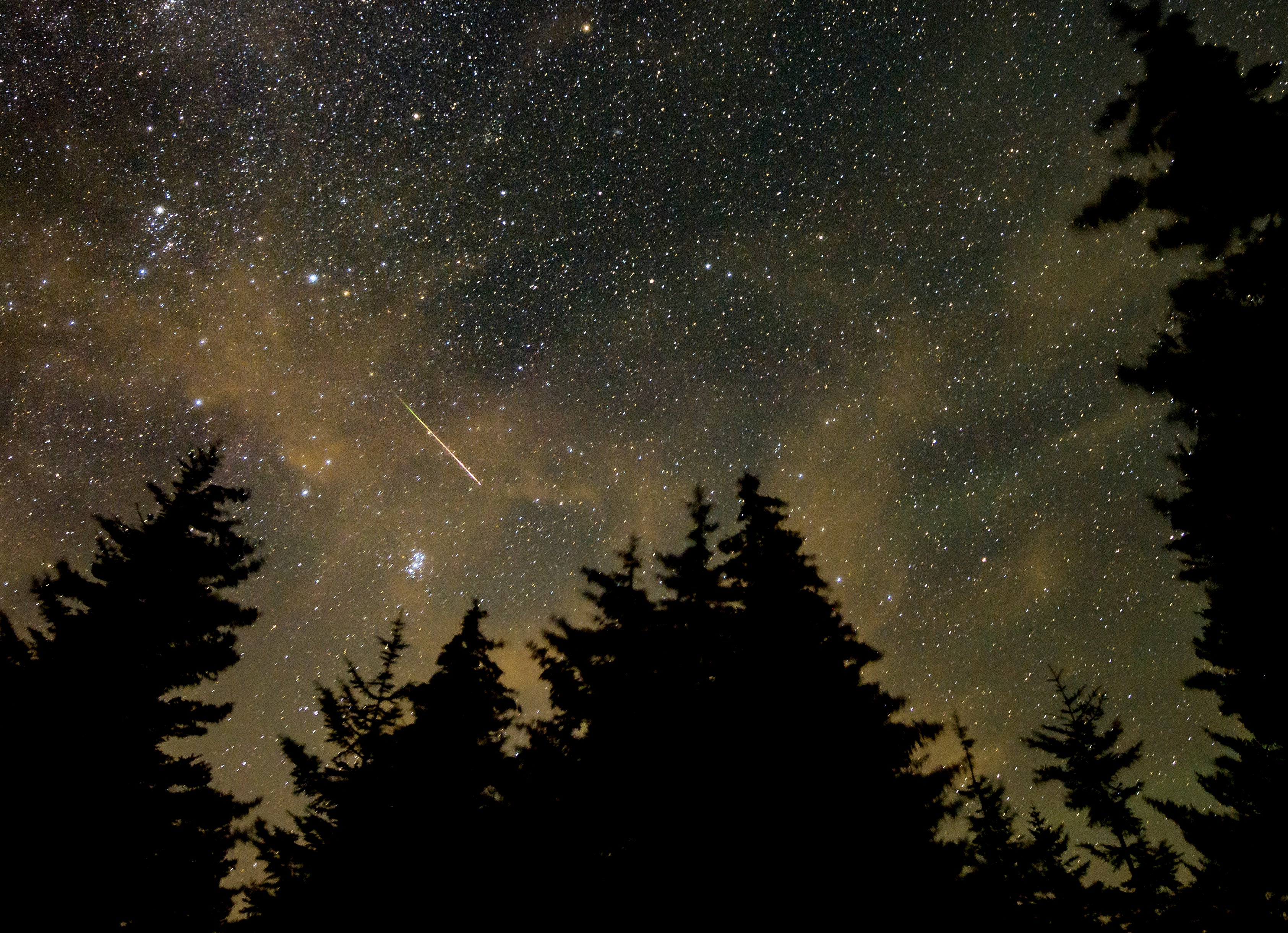 Los meteoros tienen su origen en la constelación de Perseo.