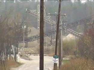 Hombre multado con $620 por usar 80 libras de explosivos en fiesta de revelación de género