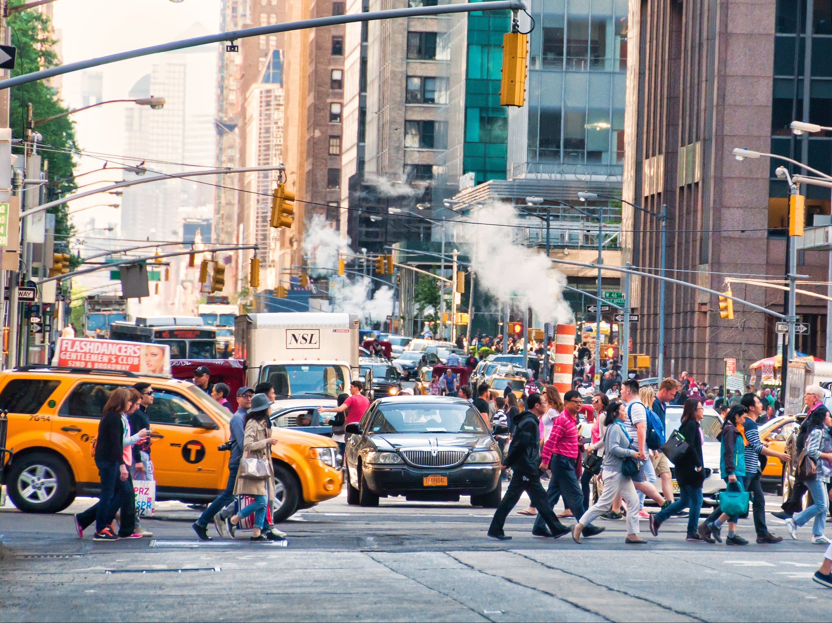 Neoyorquinos se burlan de afirmación de que Nueva York está “muerta” a medida que población crece en censo