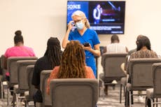 Aumentan víctimas jóvenes del coronavirus en EEUU