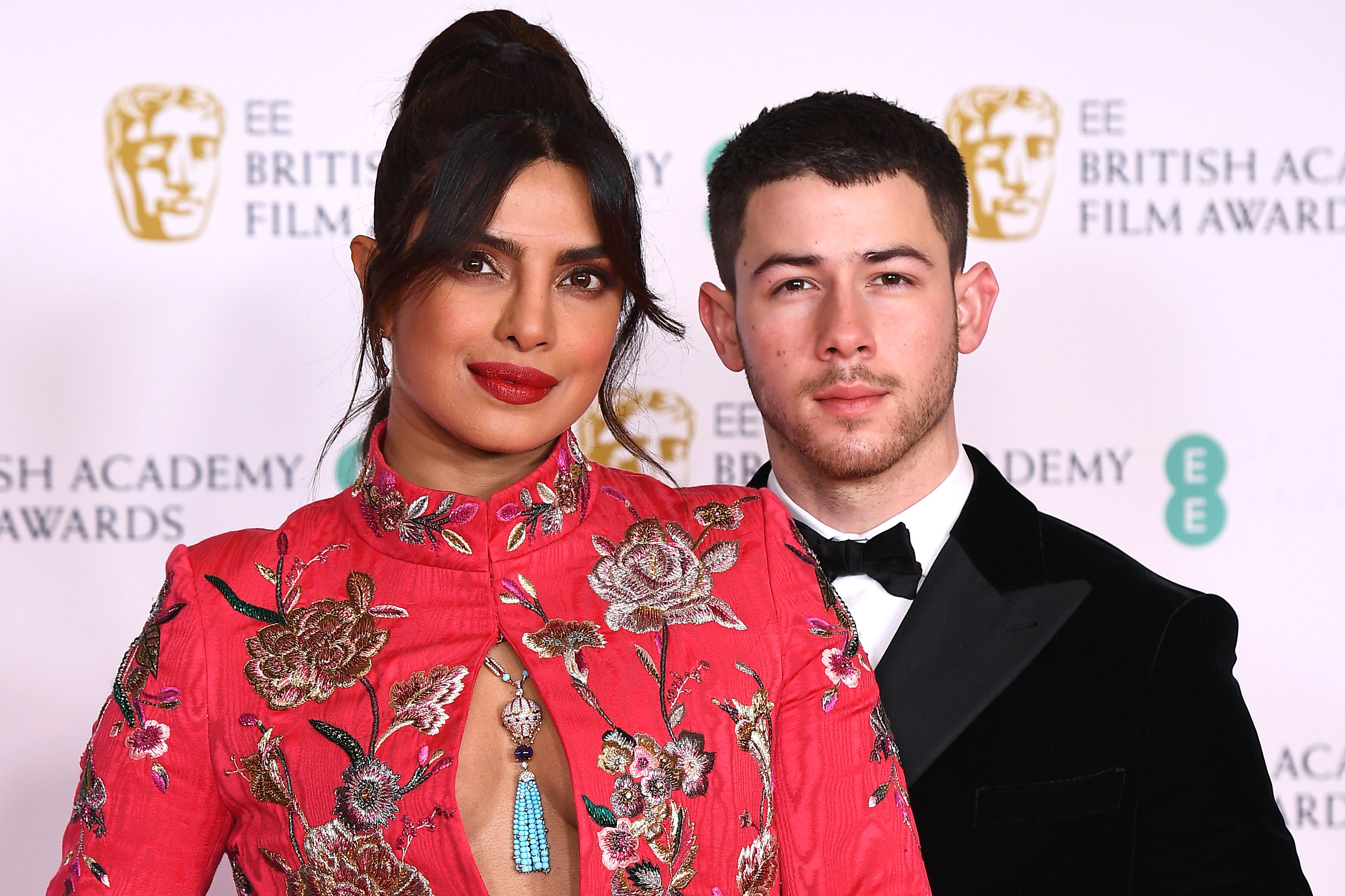 Priyanka Chopra y Nick Jonas expresan su gratitud después de la recaudación de mas de 3 millones de dólares para la India y su lucha contra el COVID 