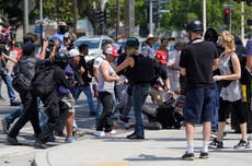 Apuñalan a hombre en protesta antivacuna en Los Ángeles