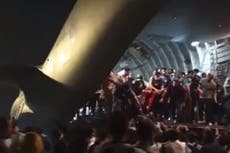 Estados Unidos llega a un acuerdo con los talibanes para las evacuaciones del aeropuerto de Kabul