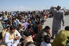 Afganistán: Soldados estadounidenses matan a dos hombres armados en el aeropuerto de Kabul 