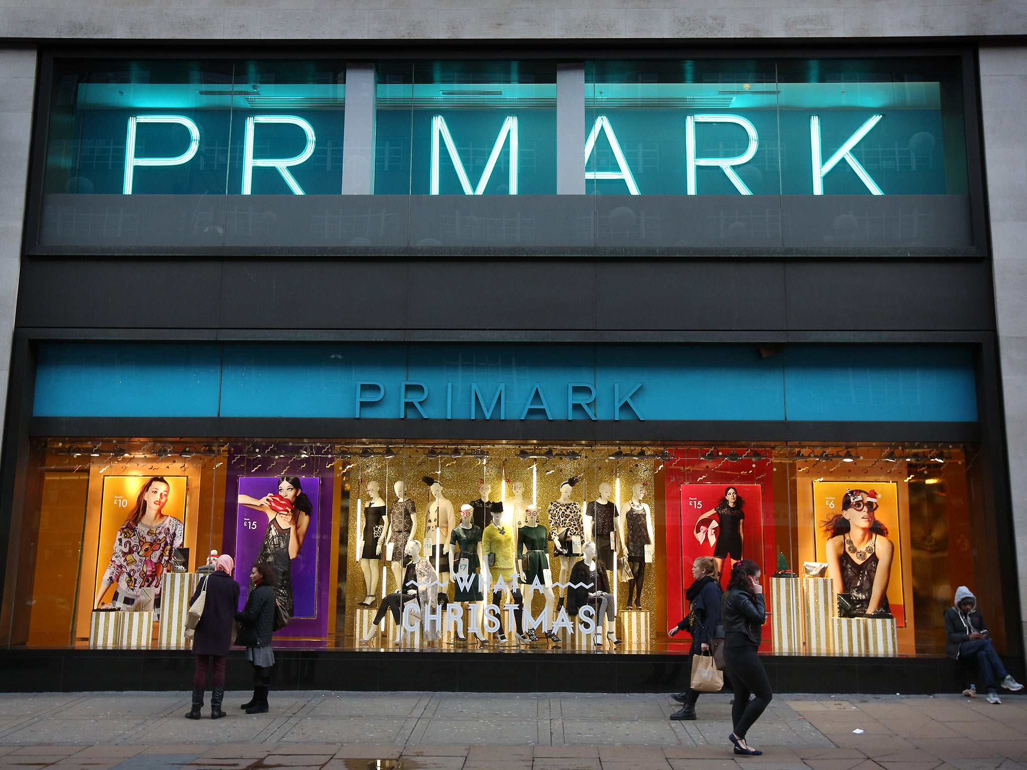 Gran Bretaña: ventas minoristas experimentan repentina caída; compradores prefieren ir a restaurantes