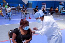 Estados Unidos recomendará una vacuna de refuerzo contra COVID-19 a los ocho meses