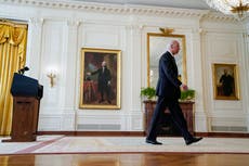 Biden ignoró consejo de generales de mantener soldados en Afganistán, revela Wall Street Journal 
