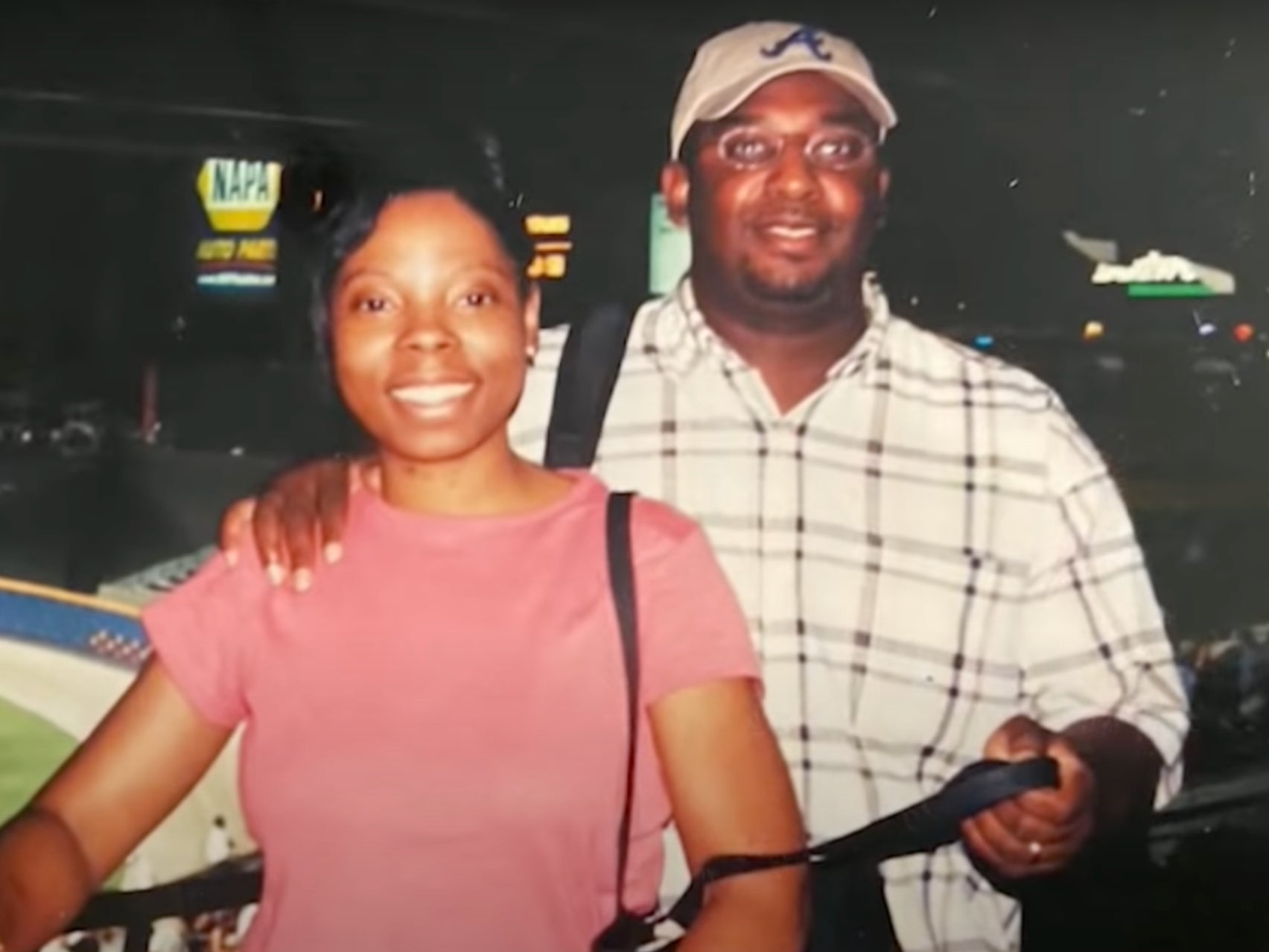 Pareja no vacunada muere de COVID con horas de diferencia