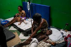 Hospitales siguen recibiendo a heridos en el sismo de Haití