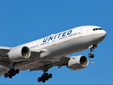 Costos de vuelos aumentarán debido a incremento del precio del combustible, advierte CEO de United Airlines