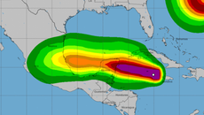 Tormenta tropical Grace avanza hacia México con mareas amenazantes