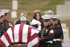 Padre del primer soldado estadounidense fallecido en Afganistán está avergonzado por retirada