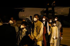 España, UE evacuan a personal y ciudadanos desde Afganistán