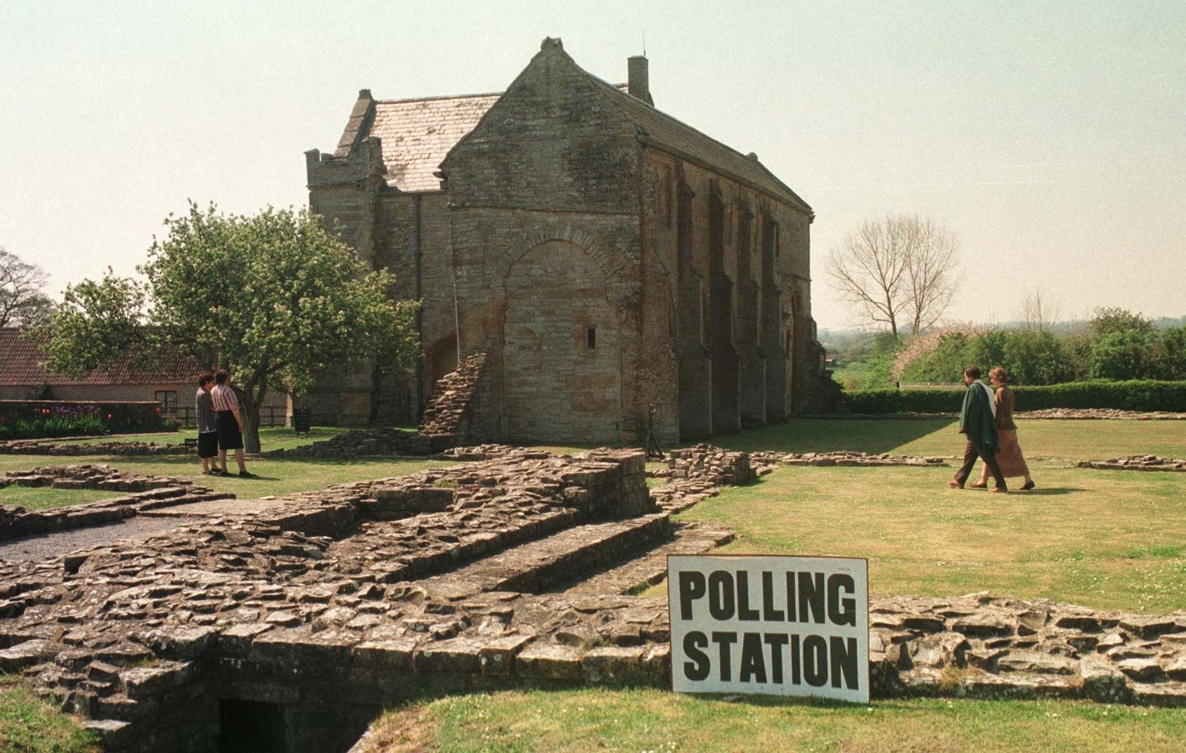 Dieta rica en carne de monjes del siglo XIV causó problemas como estreñimiento y diarrea, revela estudio