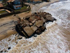 Ciudad brasileña cae al mar tras desviación de río